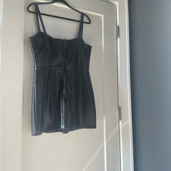 Cachet Skort Romper in Black - Picture 4 of 5